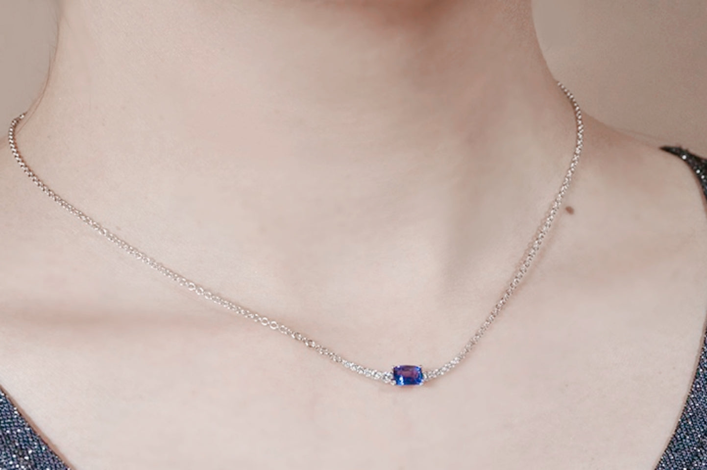 Iris Pendant