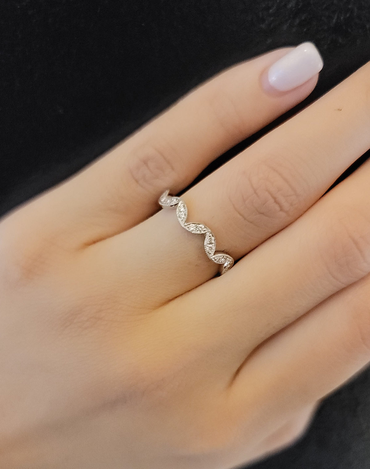 Love V Eyelet Ring