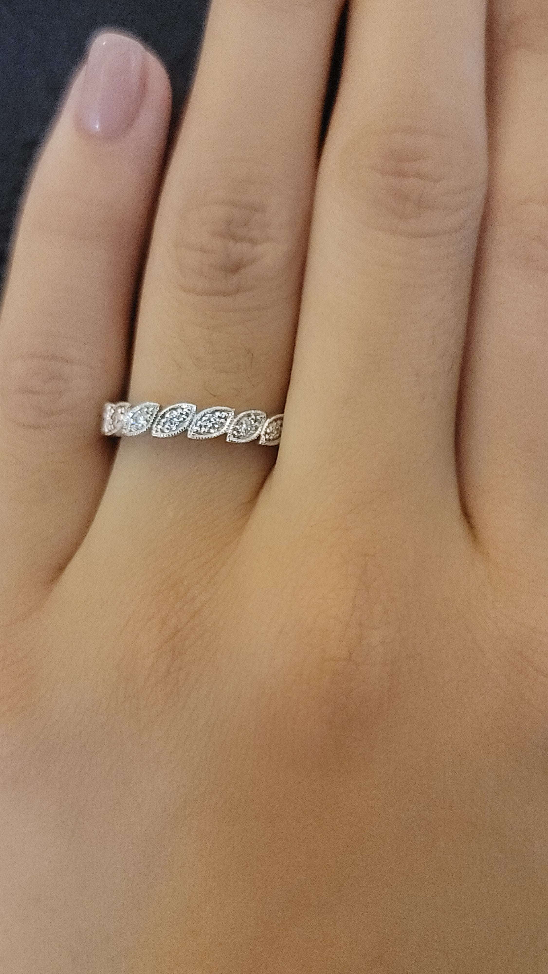 Love Leaf Wedding Band